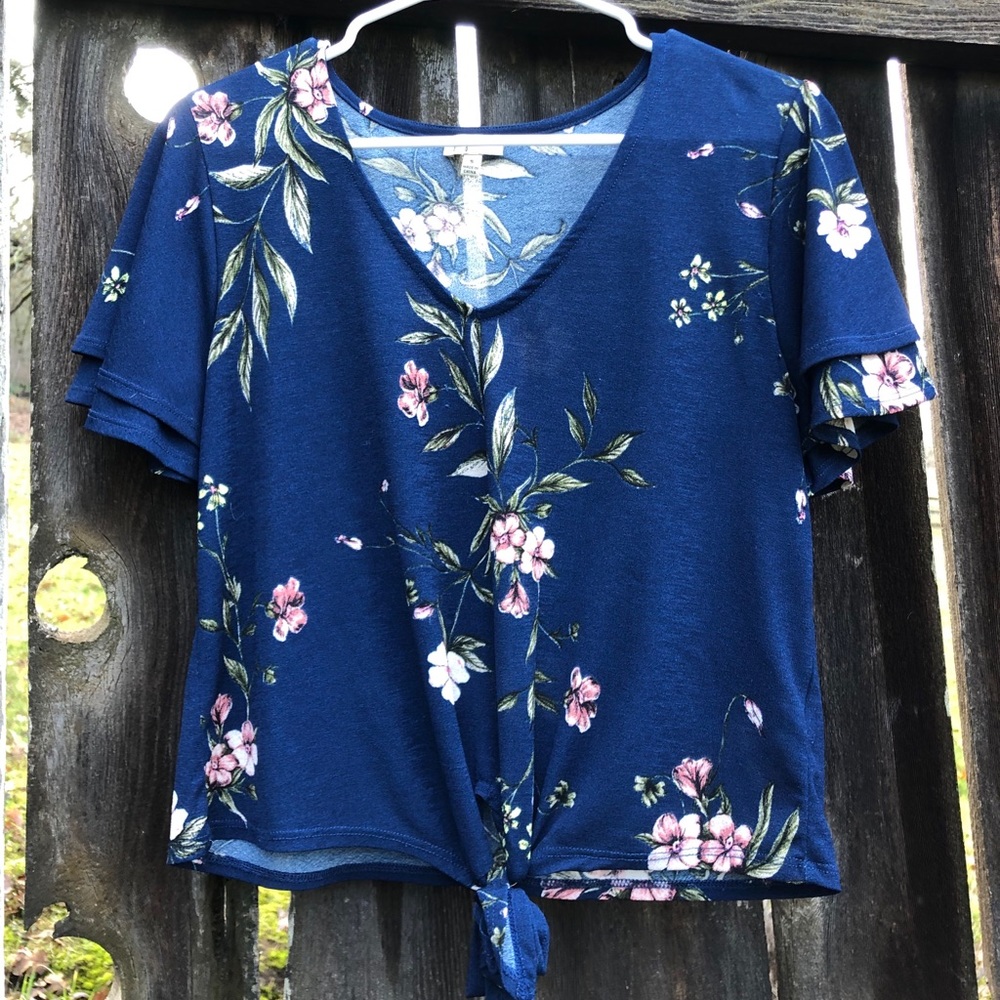 Small blue and floral short sleeve shirt